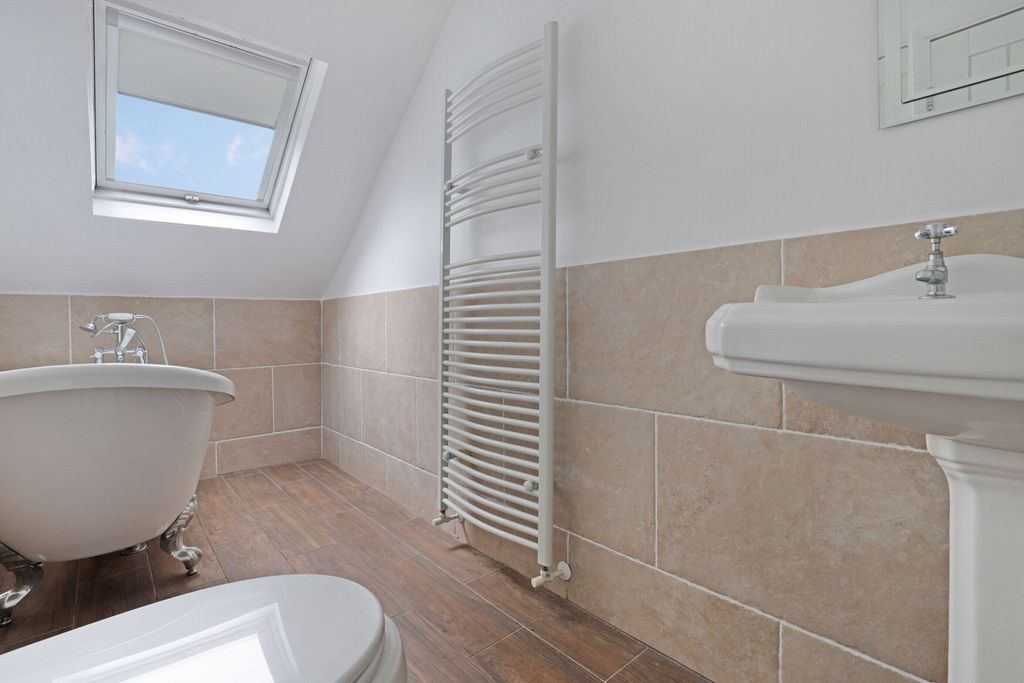 Additional image 5 of 3 bed detached house for saleRoebuck Lane, Buckhurst Hill IG9