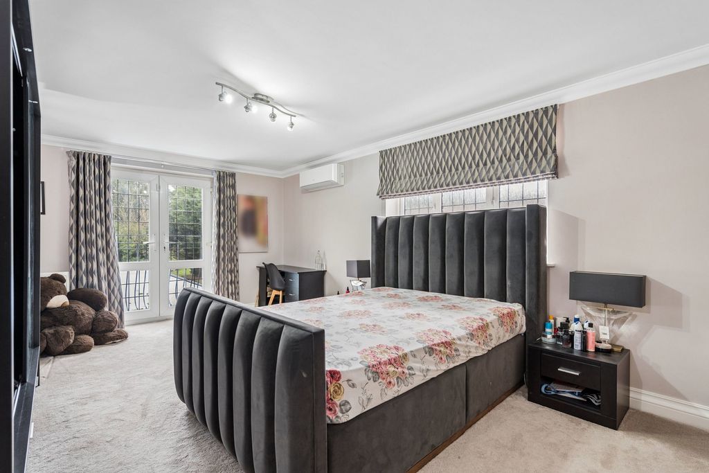 Additional image 14 of 5 bed detached house for saleHeathfield Road, Bushey WD23
