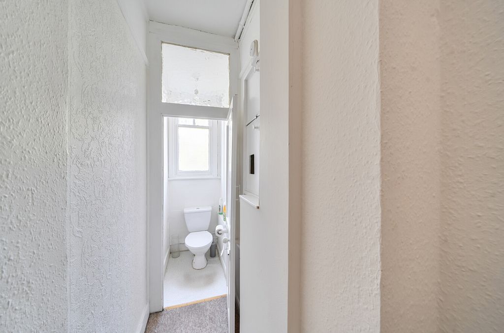 Additional image 13 of 2 bed flat for saleLower Camden, Chislehurst, Kent BR7