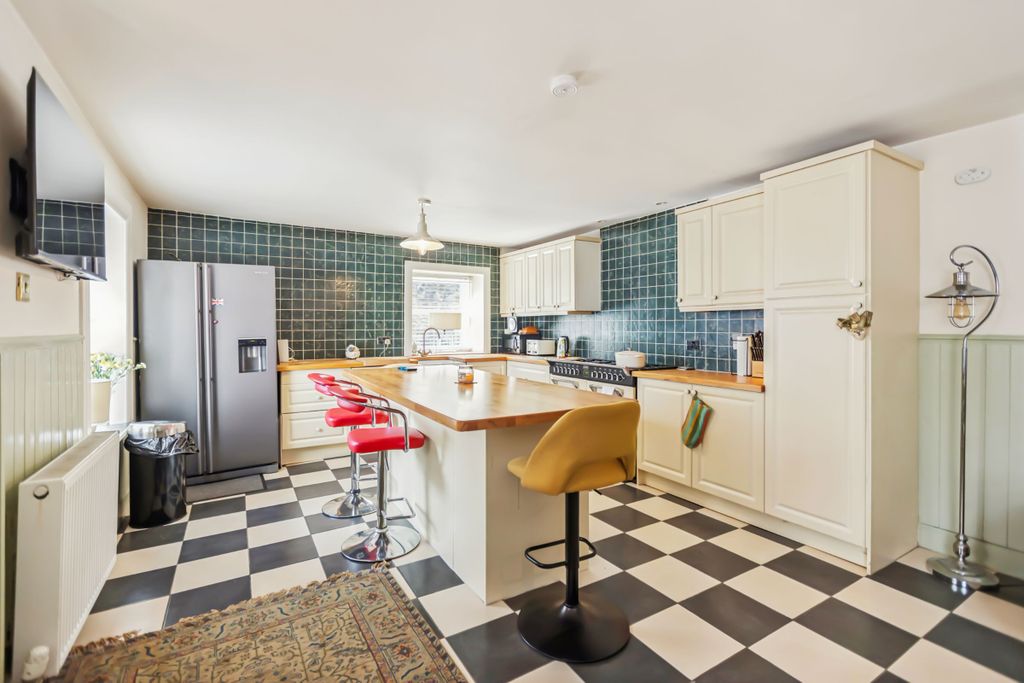 Additional image 6 of 3 bed detached house for saleAncaster Square, Callander FK17