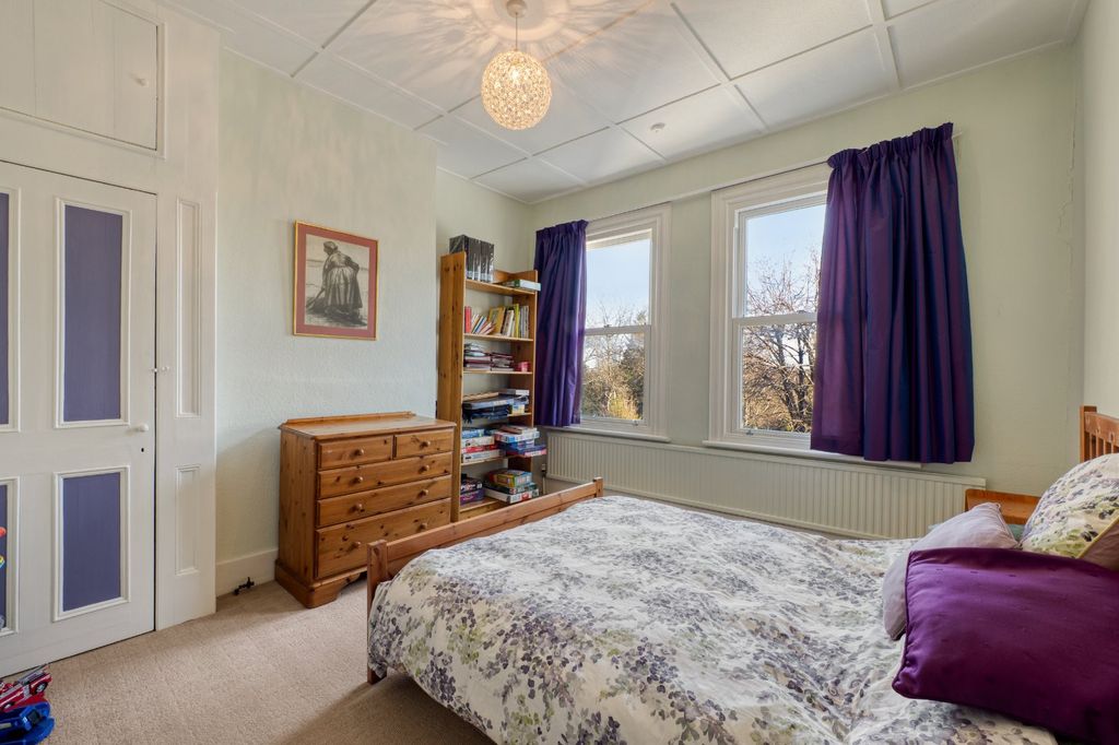 Additional image 9 of 4 bed semi-detached house for salePark Hill, Carshalton SM5