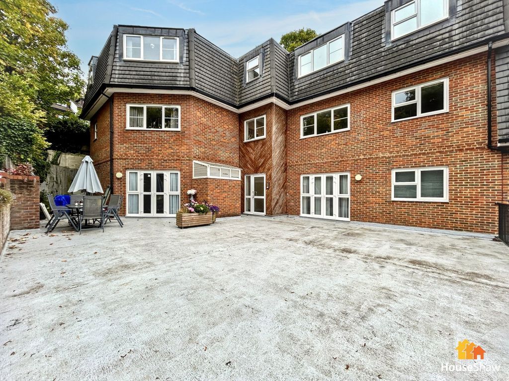 2 bed flat for saleHospital Hill, Chesham HP5