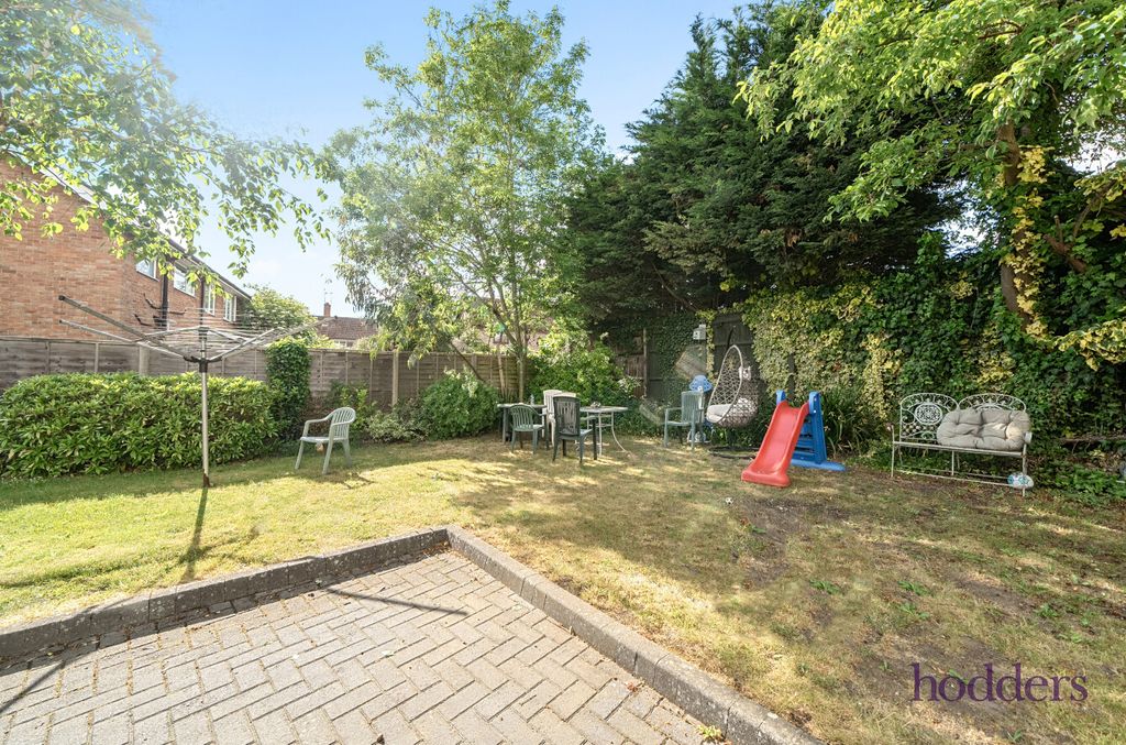Additional image 18 of 2 bed flat for saleWindsor Street, Chertsey, Surrey KT16