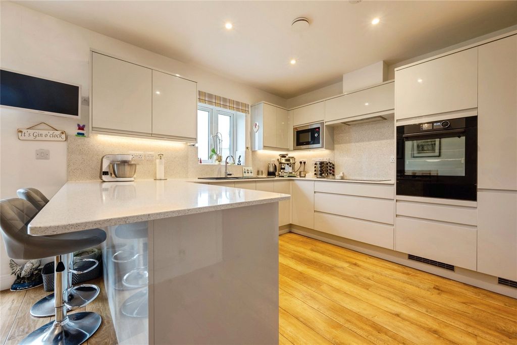 3 bed bungalow for saleStarling Close, Higher Cross Lane, Camelford, Cornwall PL32 photo 5