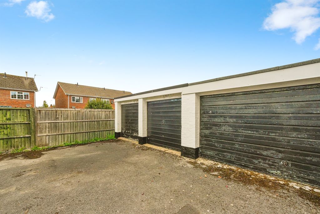 Additional image 15 of 2 bed flat for saleLondon Road, Marlborough SN8