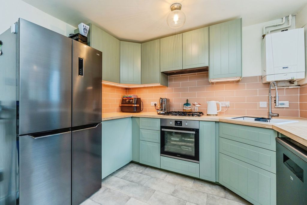 2 bed semi-detached house for saleCuthbert Road, Cheadle, Cheshire SK8 photo 5