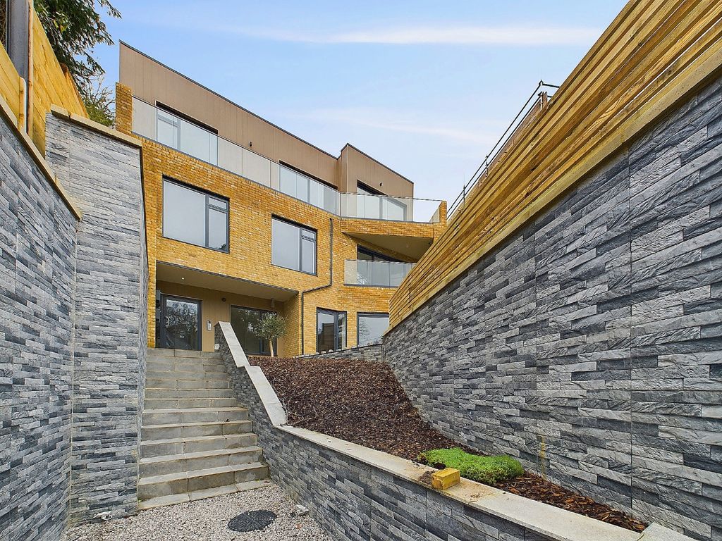 Additional image 11 of 2 bed flat for saleSilver Leaves, Southill Road, Chislehurst, Kent BR7