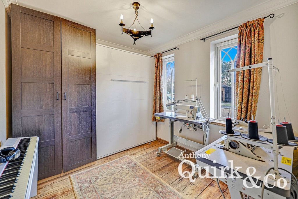 Additional image 16 of 4 bed detached house for saleHannett Road, Canvey Island SS8