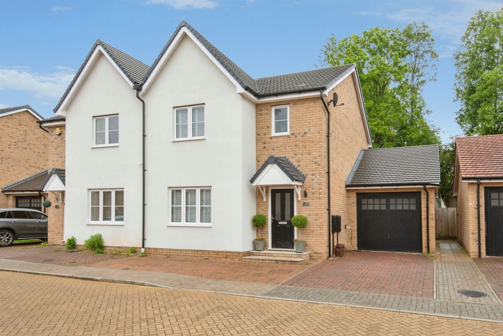 3 bed semi-detached house for saleCranville Way, Buntingford SG9