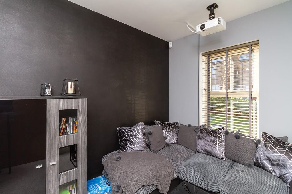 Additional image 6 of 5 bed detached house for saleColclough Close, Castleford WF10