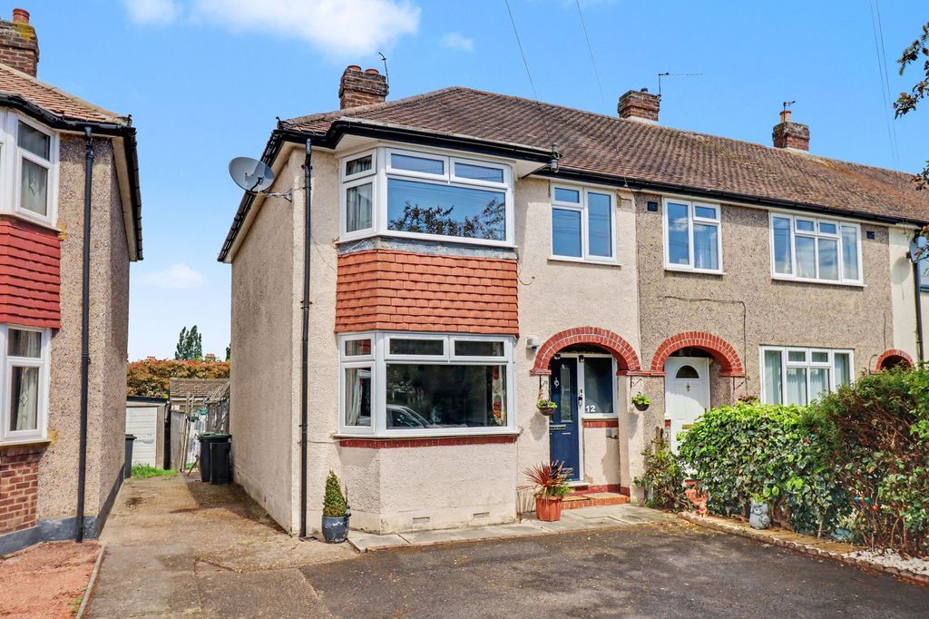 3 bed semi-detached house for saleDevon Way, Chessington KT9