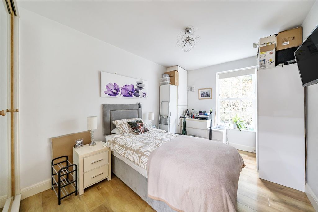 Additional image 6 of 2 bed flat for saleNicole Lodge, 2 Carshalton Park Road, Carshalton SM5