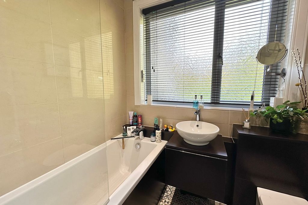 Additional image 16 of 2 bed flat for salePortesbery Road, Camberley GU15