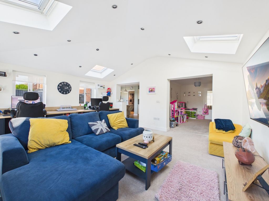 Additional image 9 of 4 bed detached house for saleTelford Close, Castleford, West Yorkshire WF10
