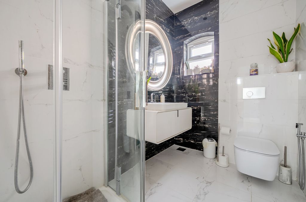 Additional image 20 of 5 bed detached house for saleThe Avenue, Camberley, Surrey GU15