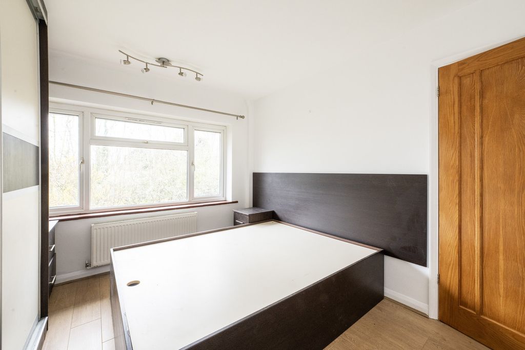 Additional image 9 of 2 bed flat for saleDarvell Drive, Chesham HP5