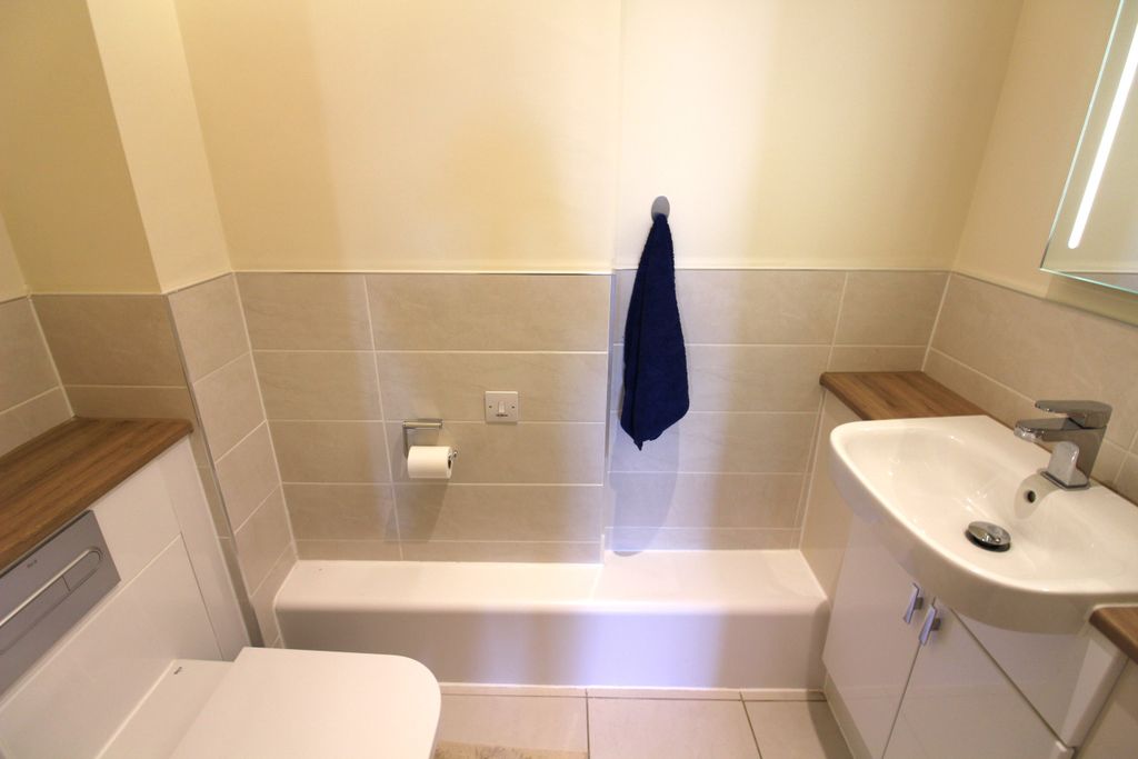 Additional image 6 of 2 bed flat for saleTrinity Road, Chipping Norton OX7