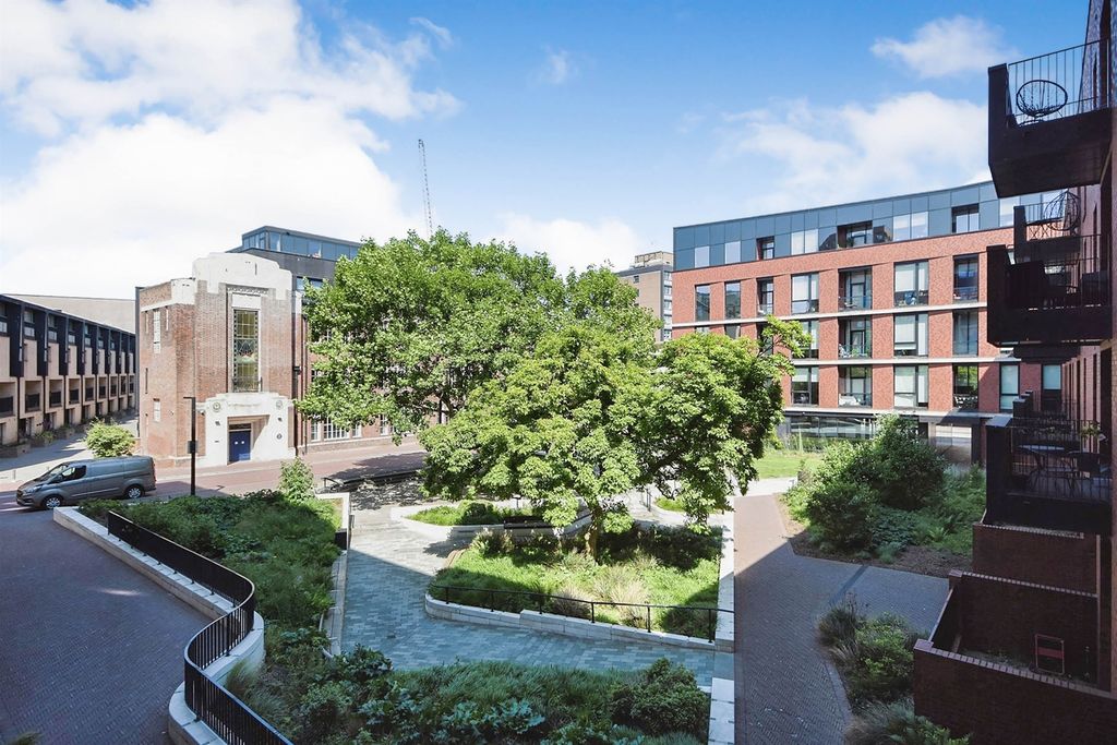 Additional image 10 of 2 bed maisonette for saleBurgess Springs, Chelmsford CM1
