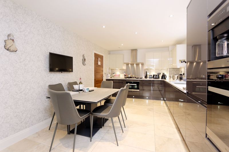 Additional image 13 of 3 bed flat for saleRegency Apartments, Manor Road, Chigwell IG7