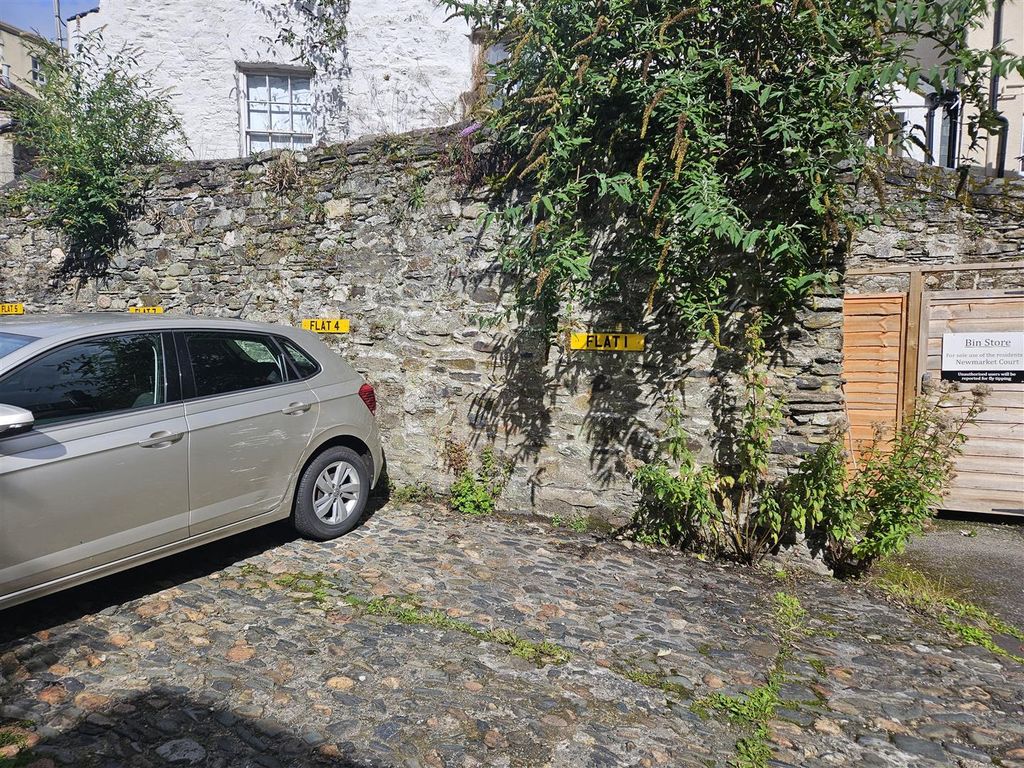Additional image 6 of 2 bed flat for saleNewmarket Court, Tavistock PL19