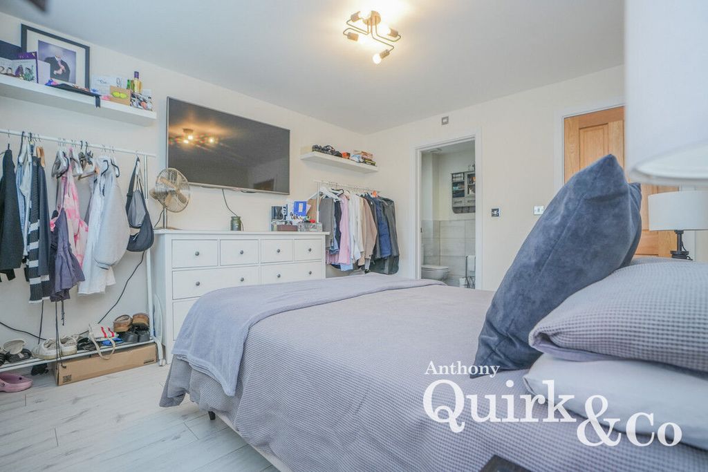Additional image 17 of 4 bed detached house for saleChurch Parade, Canvey Island SS8