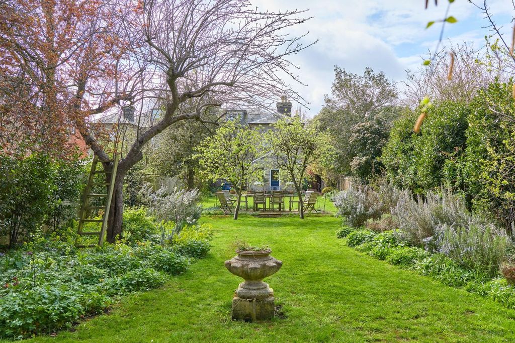 Additional image 3 of 6 bed semi-detached house for saleHills Road, Cambridge CB2
