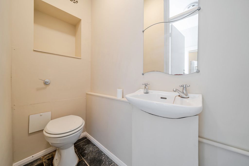 Additional image 14 of 3 bed flat for saleLubbock Road, Chislehurst, Kent BR7