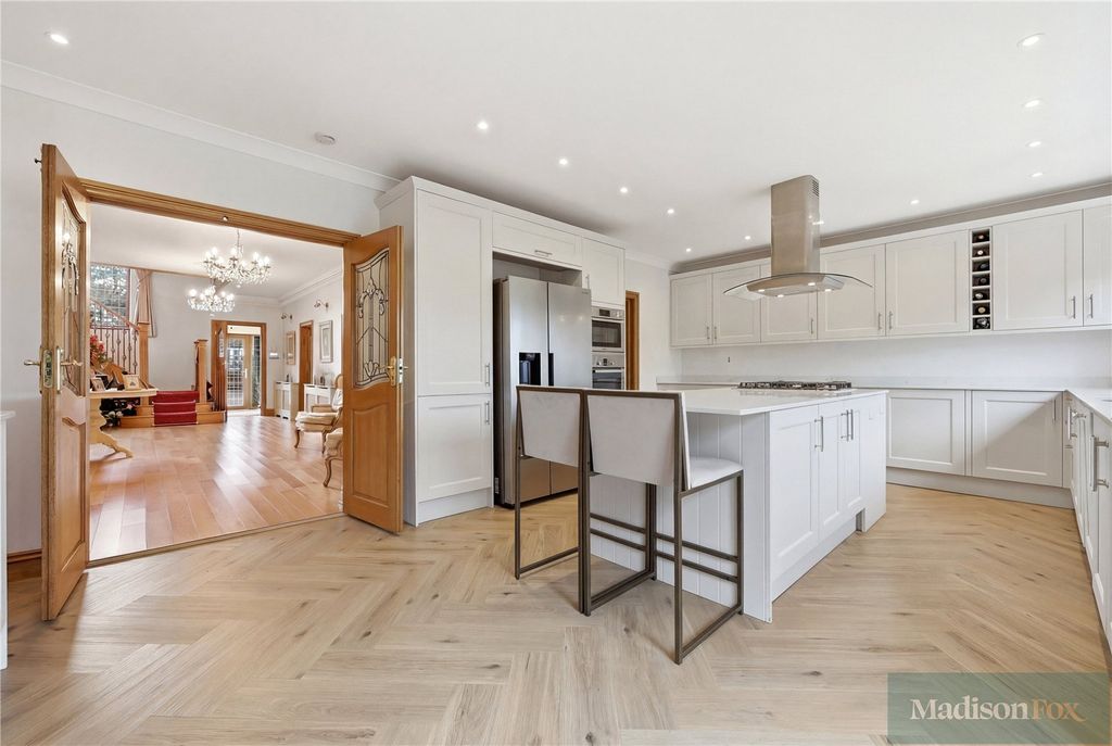 Additional image 11 of 6 bed detached house for saleTomswood Road, Chigwell IG7