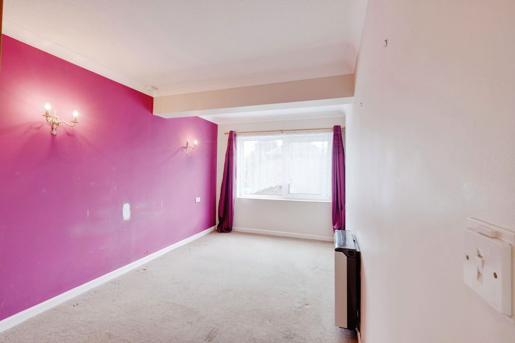 Additional image 8 of 1 bed flat for saleHomestour House, Christchurch BH23