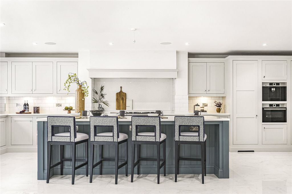 Additional image 12 of 8 bed detached house for saleHeathbourne Road, Bushey Heath, Hertfordshire WD23