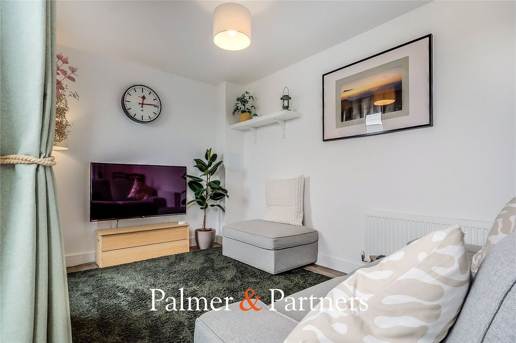 Additional image 8 of 2 bed flat for saleWharf Road, Chelmsford, Essex CM2