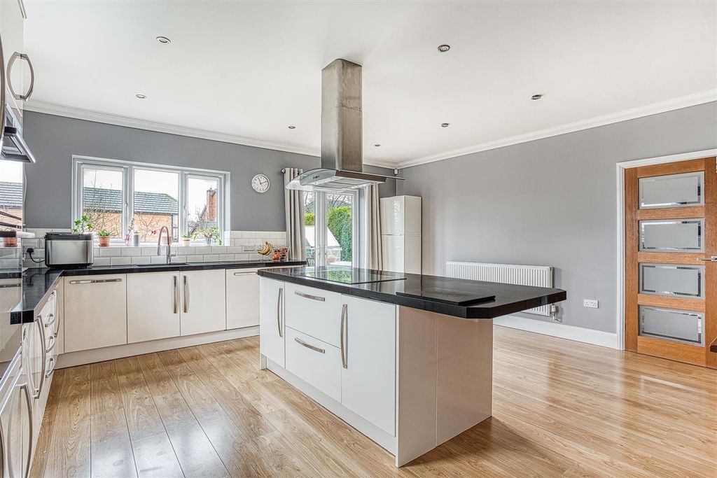 Additional image 13 of 5 bed detached house for saleBeamhill Road, Stretton, Burton-On-Trent DE13