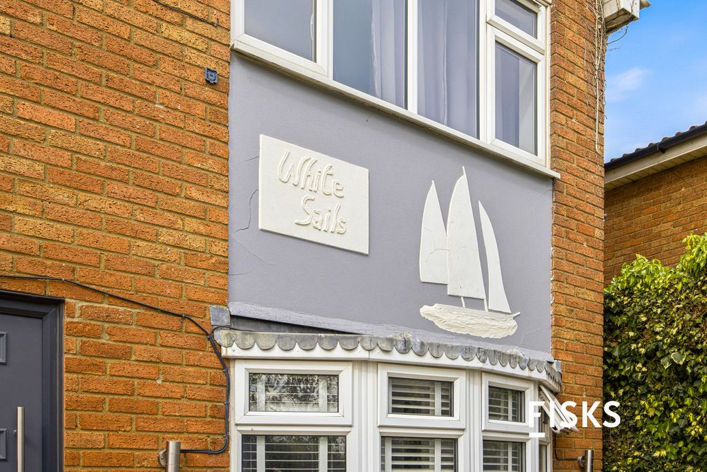 Additional image 3 of 4 bed detached house for saleThorney Bay Road, Canvey Island SS8