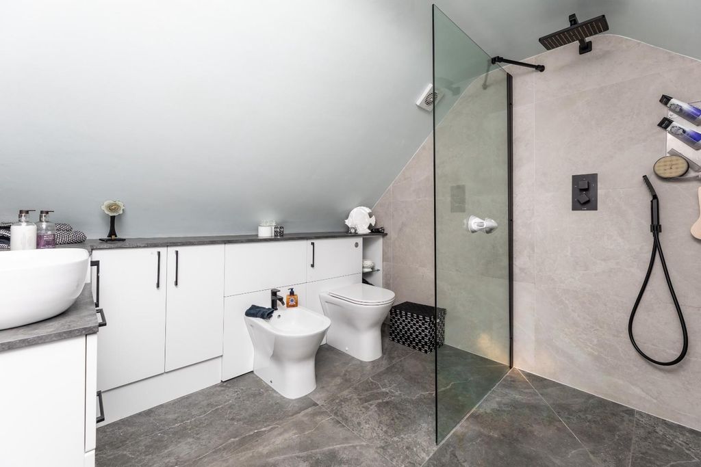 Additional image 16 of 3 bed detached house for saleMiddle Oxford Street, Castleford WF10