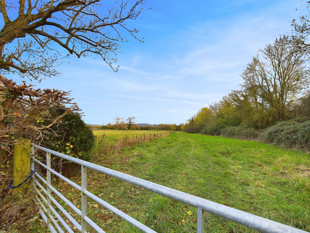 Additional image 11 of 1 bed flat for saleWellington House, Lower Icknield Way, Longwick, Princes Risborough, Buckinghamshire HP27
