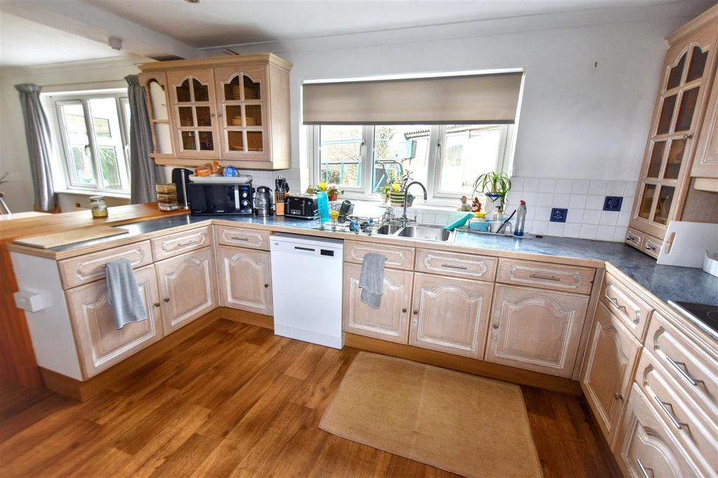 Additional image 7 of 5 bed detached bungalow for saleTehidy Road, Camborne TR14
