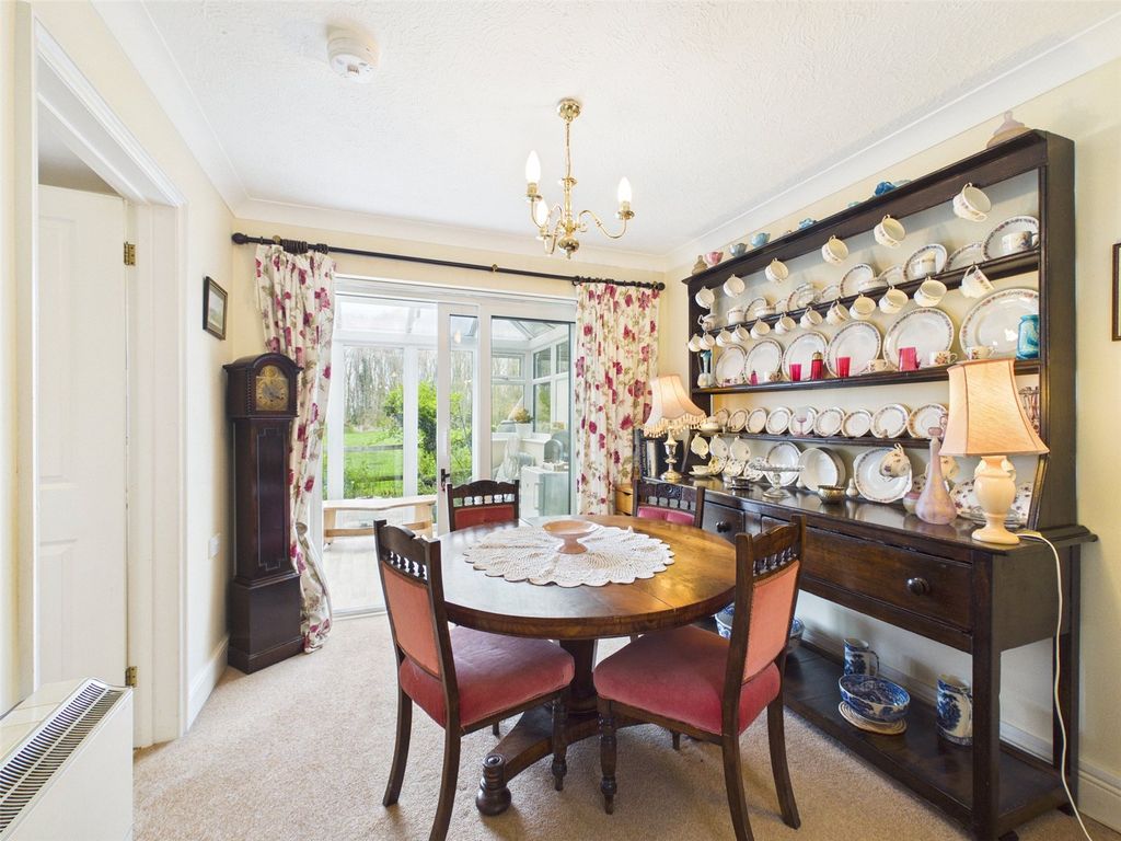 Additional image 6 of 2 bed terraced house for saleHill Farm Court, Chinnor, Oxfordshire OX39