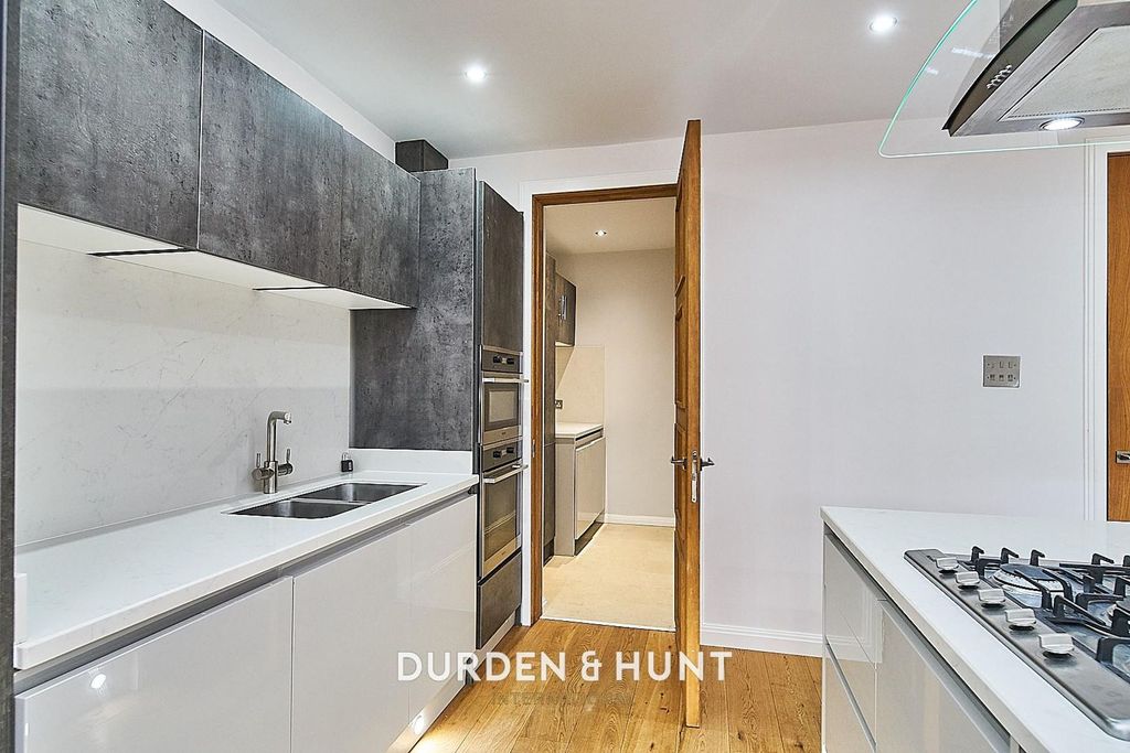 Additional image 11 of 2 bed flat for saleEden Avenue, Chigwell IG7