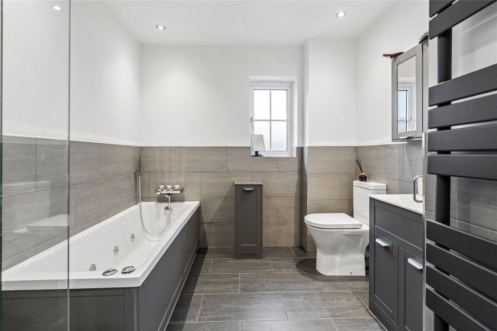 Additional image 24 of 5 bed detached house for saleCedar Close, Chesham HP5
