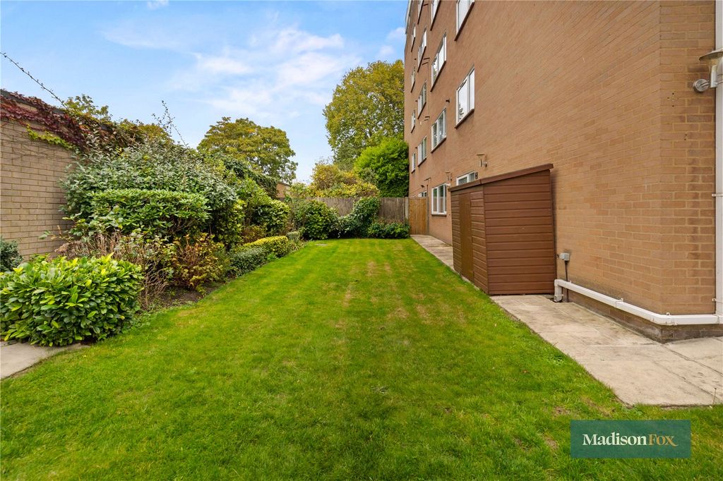 Additional image 17 of 2 bed flat for saleThe Bowls, Chigwell, Essex IG7