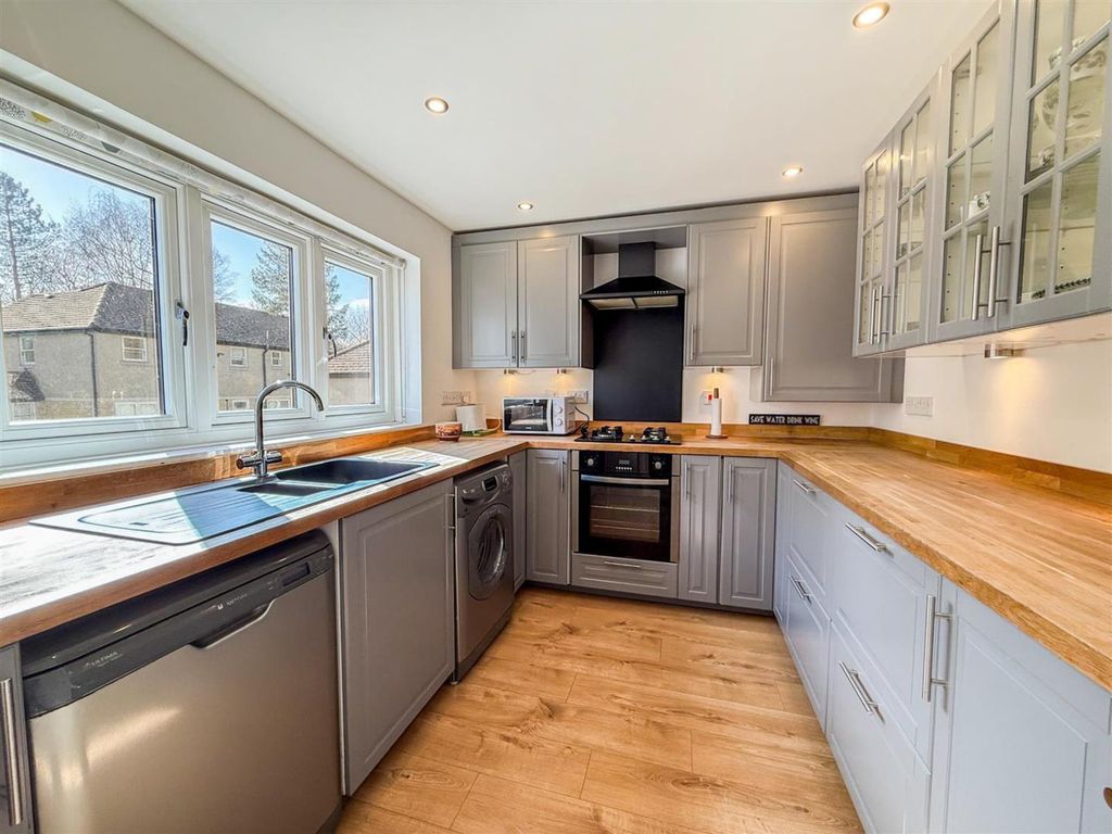 Additional image 6 of 2 bed flat for salePark Road, Buxton SK17