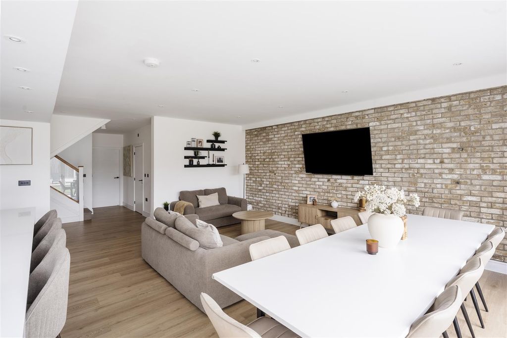 Additional image 12 of 4 bed detached house for saleMelinda Lane, Clacton-On-Sea CO16