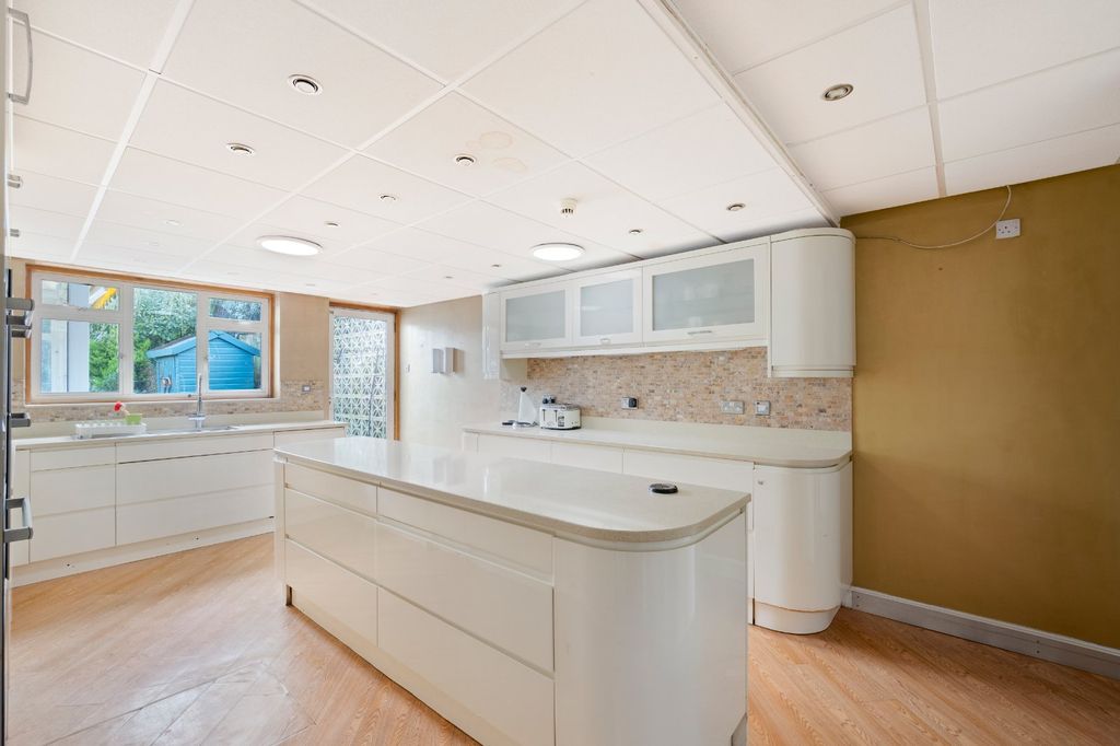Additional image 29 of 6 bed semi-detached house for saleSalisbury Road, Carshalton SM5