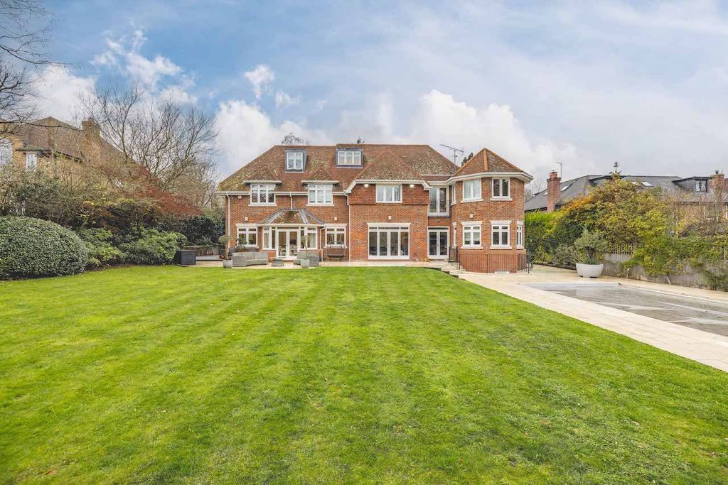 Additional image 27 of 6 bed detached house for saleBurtons Way, Chalfont St Giles HP8