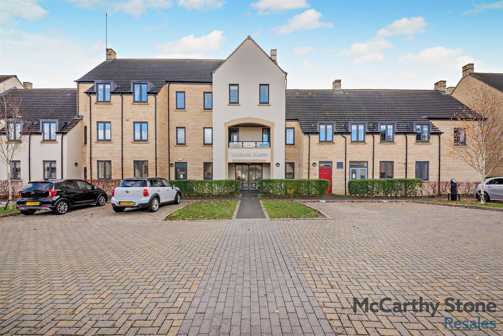 2 bed flat for saleTrinity Road, Chipping Norton, Oxfordshire OX7