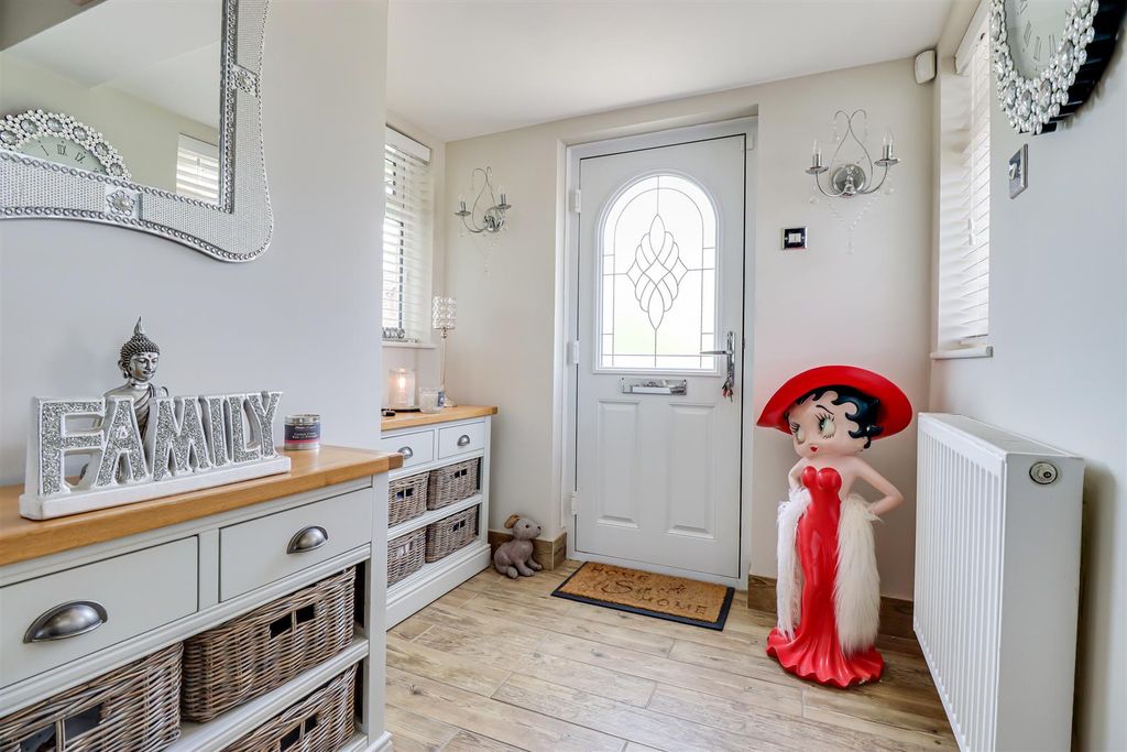 Additional image 13 of 4 bed detached house for saleBarbara Avenue, Canvey Island SS8