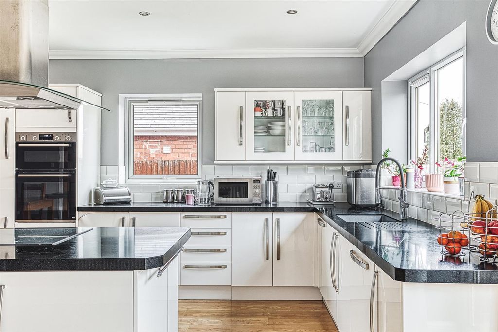 Additional image 14 of 5 bed detached house for saleBeamhill Road, Stretton, Burton-On-Trent DE13