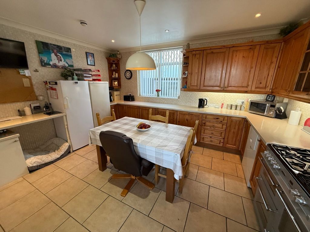 Additional image 18 of 7 bed detached house for salePark Avenue, Cardigan SA43