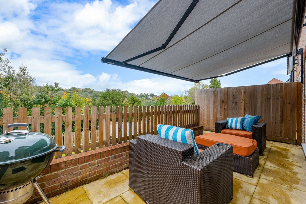 Additional image 17 of 3 bed semi-detached house for saleThe Crescent, Caterham CR3