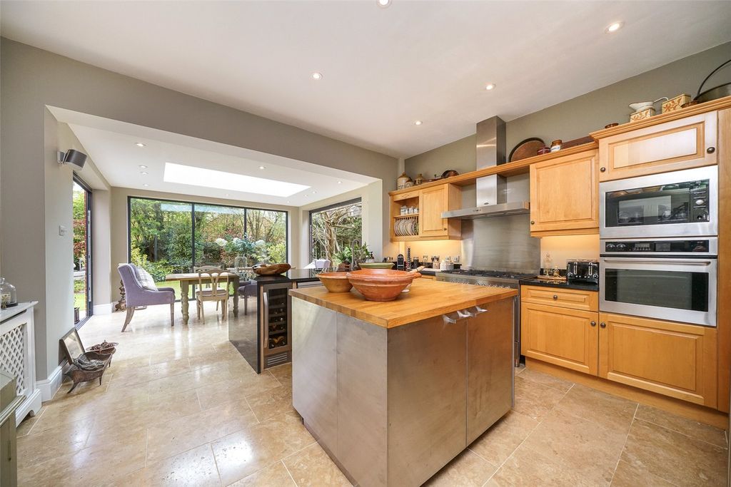 Additional image 3 of 5 bed detached house for saleChiltern Close, Bushey, Hertfordshire WD23